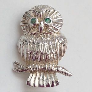 Sterling Silver Emerald Eyes Owl Brooch Pin